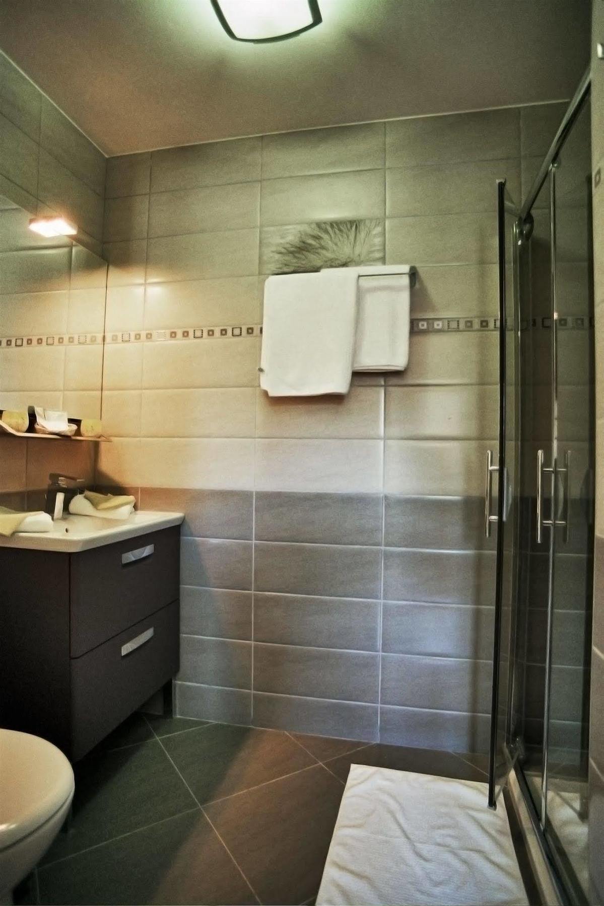 Hotel L'Anvia Bollène Zewnętrze zdjęcie