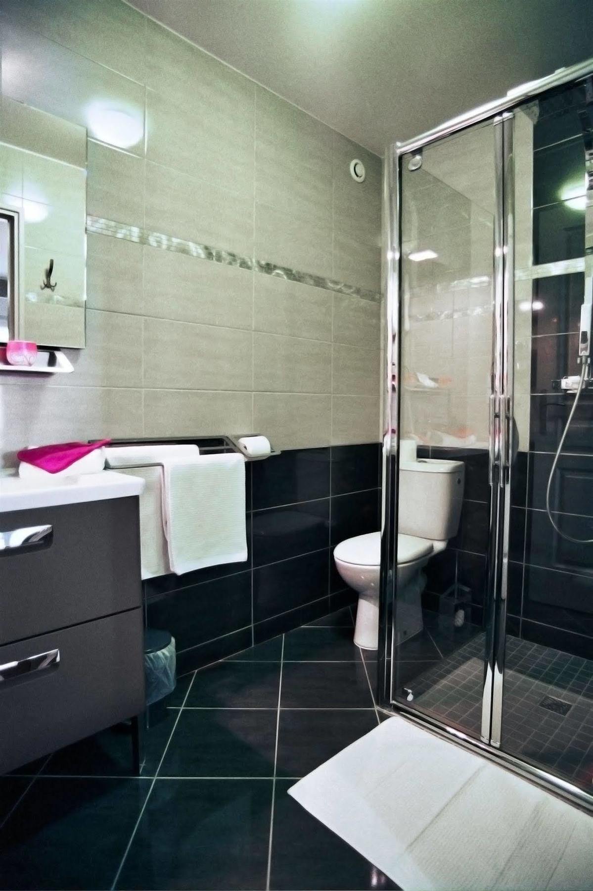 Hotel L'Anvia Bollène Zewnętrze zdjęcie